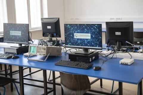 Mobil- optikai kommunikációs Kutató műhely